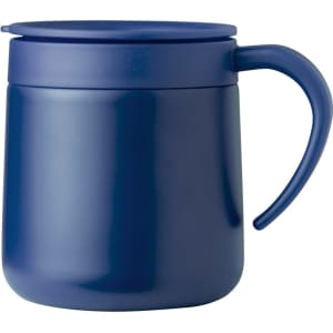 A drink bottle in a deep navy blue with a lid and a handle, featuring a smooth surface and a modern design.