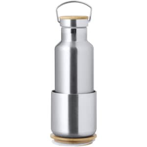 A drink bottle made of stainless steel with a wooden lid and base, featuring a sleek, silver finish and a handle.
