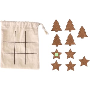 A cotton bag features a tic-tac-toe grid, accompanied by cork tree and star pieces in brown.