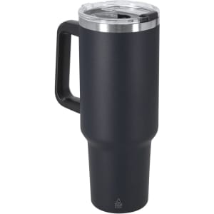 A drink bottle in matte black with a clear lid, featuring a handle and a logo. Ideal for keeping beverages insulated.