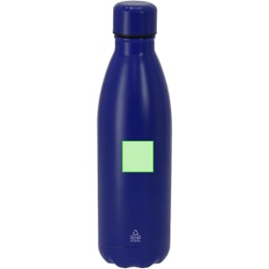 A drink bottle in navy blue with a smooth finish and a logo. Features a sleek, insulated stainless steel design.