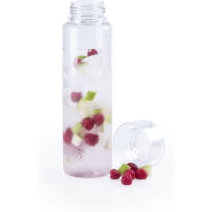 A drink bottle in clear plastic contains water, ice, and fresh raspberries and green apple pieces, with a removable lid.