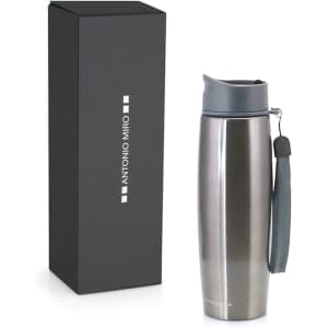 A drink bottle made of stainless steel with a grey lid, presented beside its packaging featuring a logo.