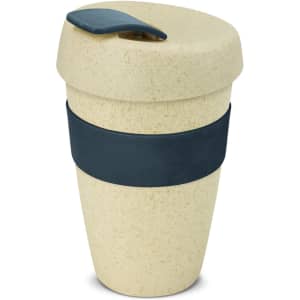A drink bottle in pale cream with a dark blue silicone band and a lid, featuring a sleek, modern design.