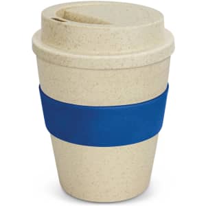 A drink bottle resembling a classic cup, featuring a natural speckled finish with a blue band and a lid.