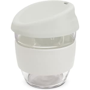 A drink bottle made of borosilicate glass, featuring a light grey silicone sleeve and lid. It has a sleek design.