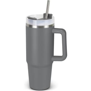 A drink bottle in grey with a transparent lid, stainless steel straw, and a handle. It features a logo.