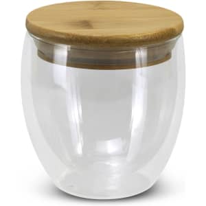 A glass cup with a bamboo lid, featuring a transparent design suitable for various beverages.