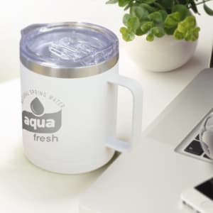 A drink bottle in white with a clear lid and silver accent, featuring a handle and a logo.