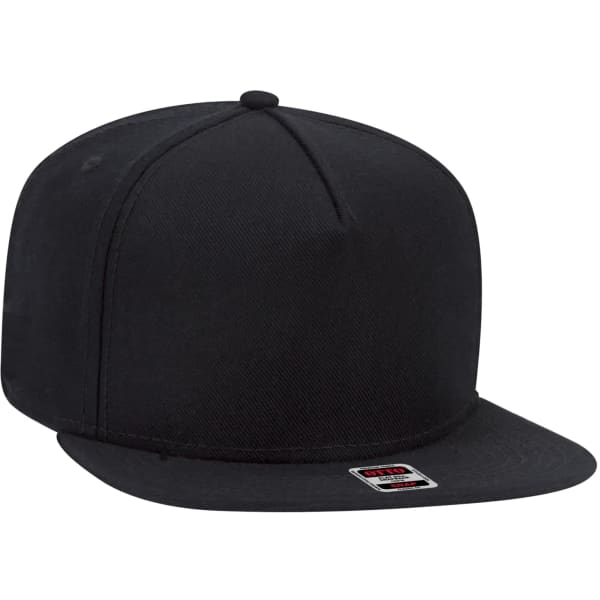 A black snapback cap with a flat brim and a logo tag on the front.