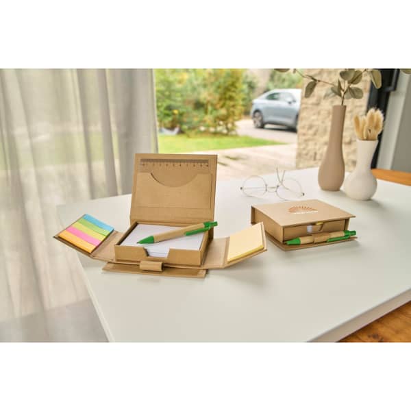 Cardboard memo holder
