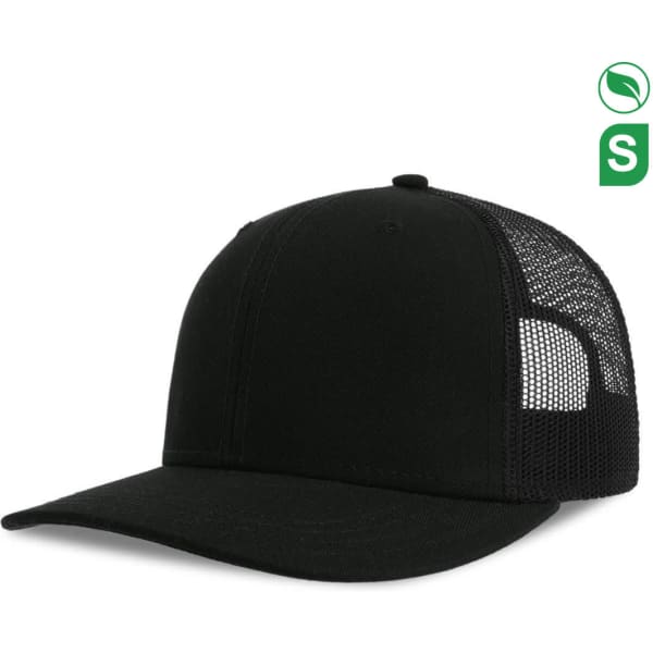 A black cap made of organic and recycled cotton, featuring a mesh back and a logo on the side.