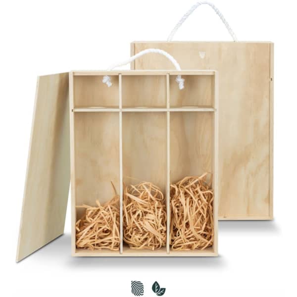 A wooden gift box with three compartments filled with straw, designed for wine packaging. It has a rope handle.