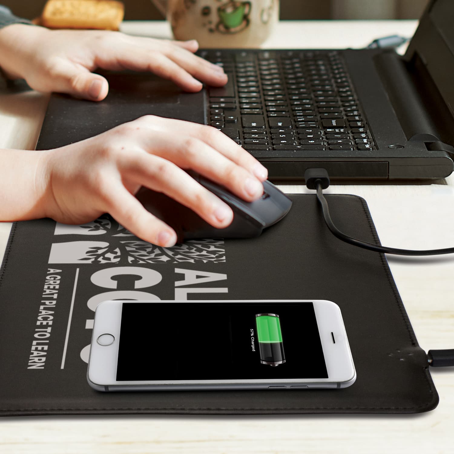 Davros Wireless Charging Mouse Mat - 116032 Image