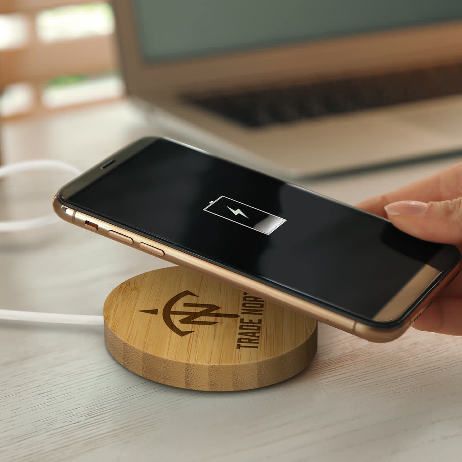 Magnetic Wireless Fast Charger - 121394 Image 