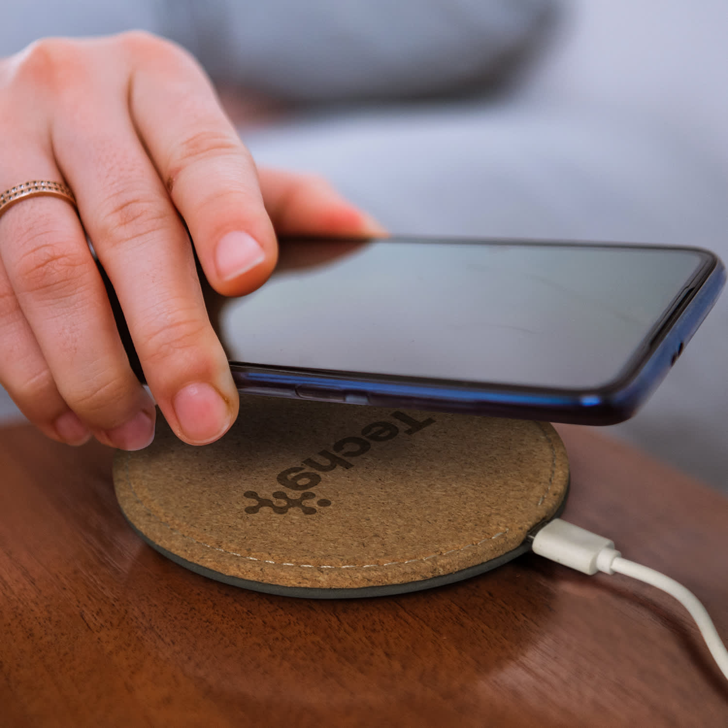 Oakridge Wireless Charger - Round - 121417 Image