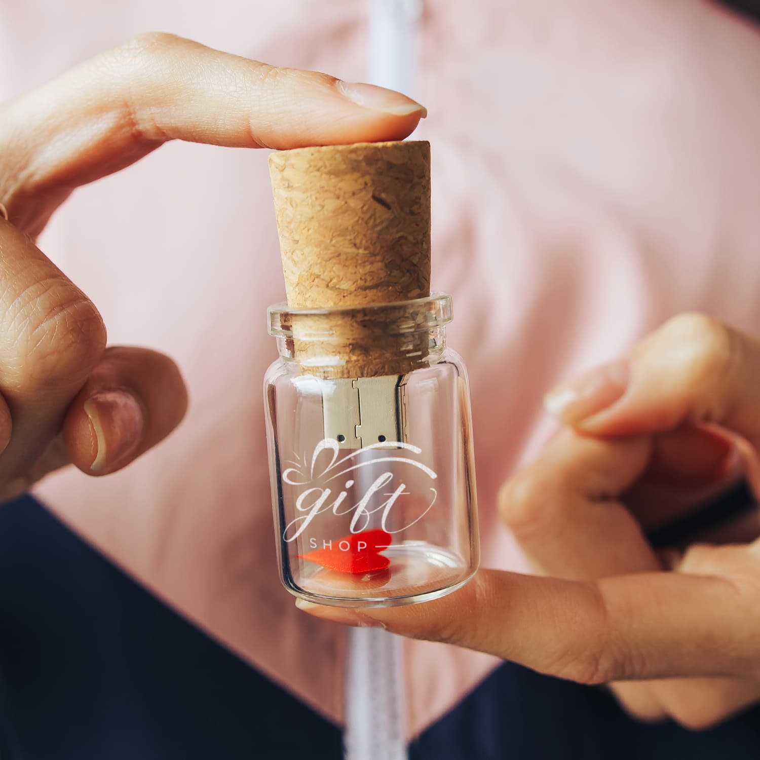 Bottle Flash Drive 8GB - 122324 Image