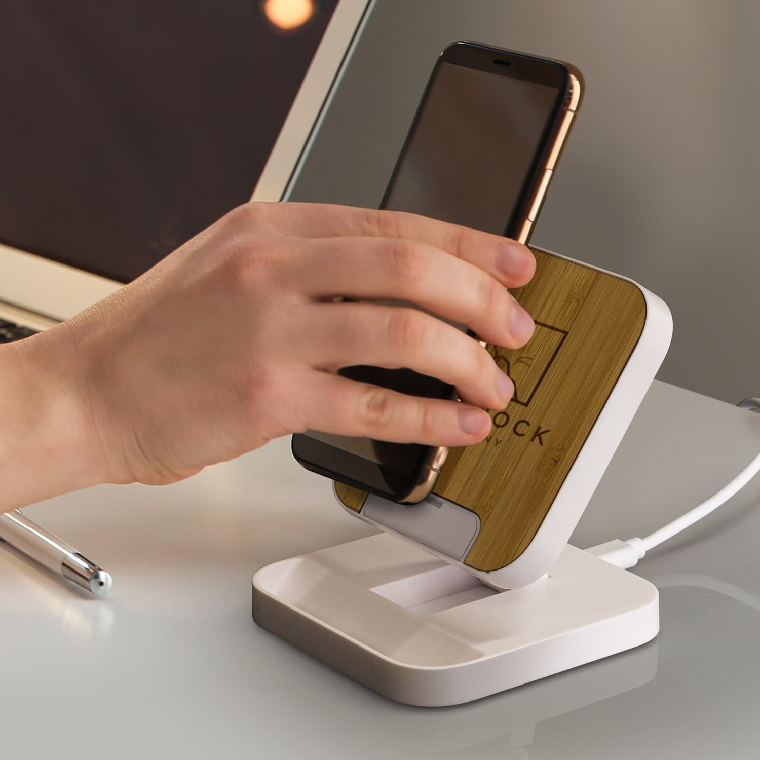Flex Wireless Fast Charging Stand - 124858 Image 