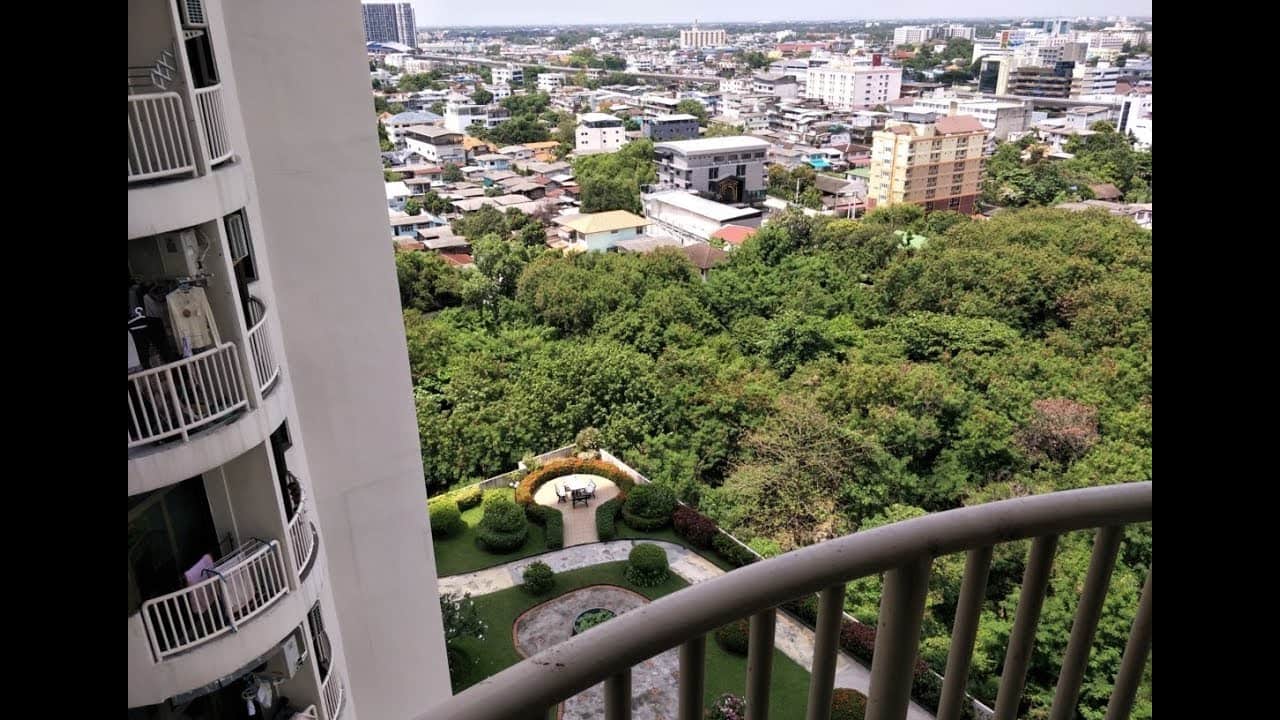 Ratanakosin Island Condominium