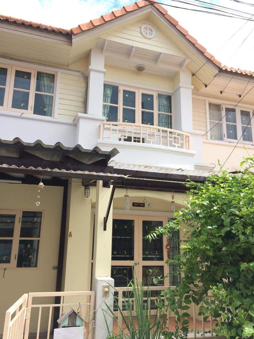 ให้เช่าทาวเฮ้าส์ 2 ชั้น หมู่บ้านเปี่ยมสุข ซอยกันตนา (ใกล้ รพ. บางใหญ่ จ. นนทบุรี)