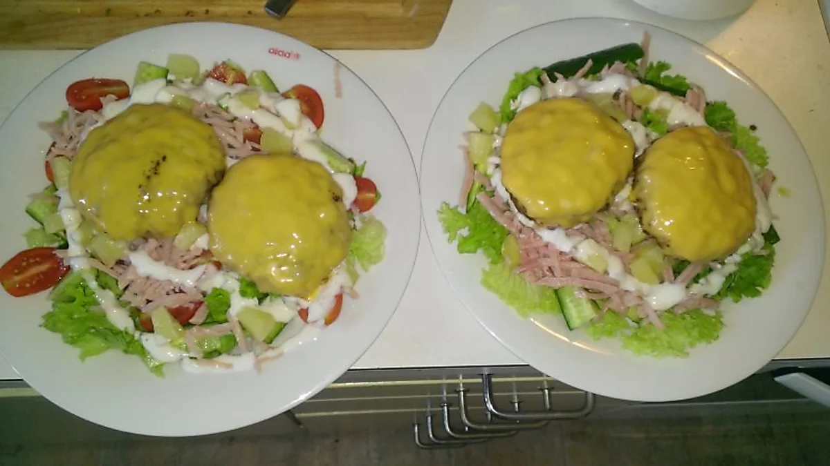 Salat med bøf Salat med bøf