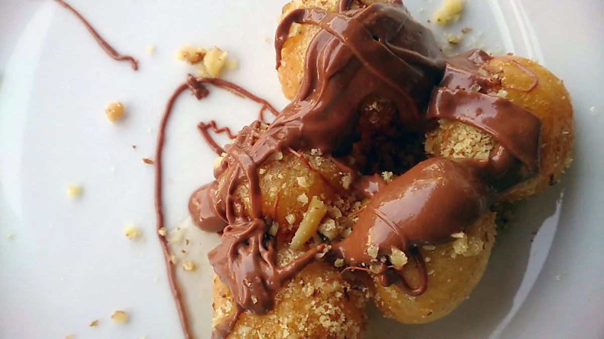Loukoumades - Græske æbleskiver Loukoumades - Græske æbleskiver