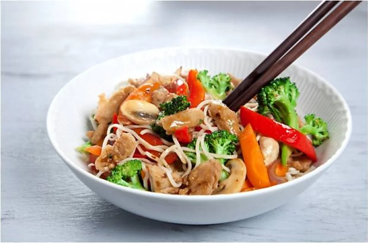 Vegetar wok med grøntsager Vegetar wok med grøntsager
