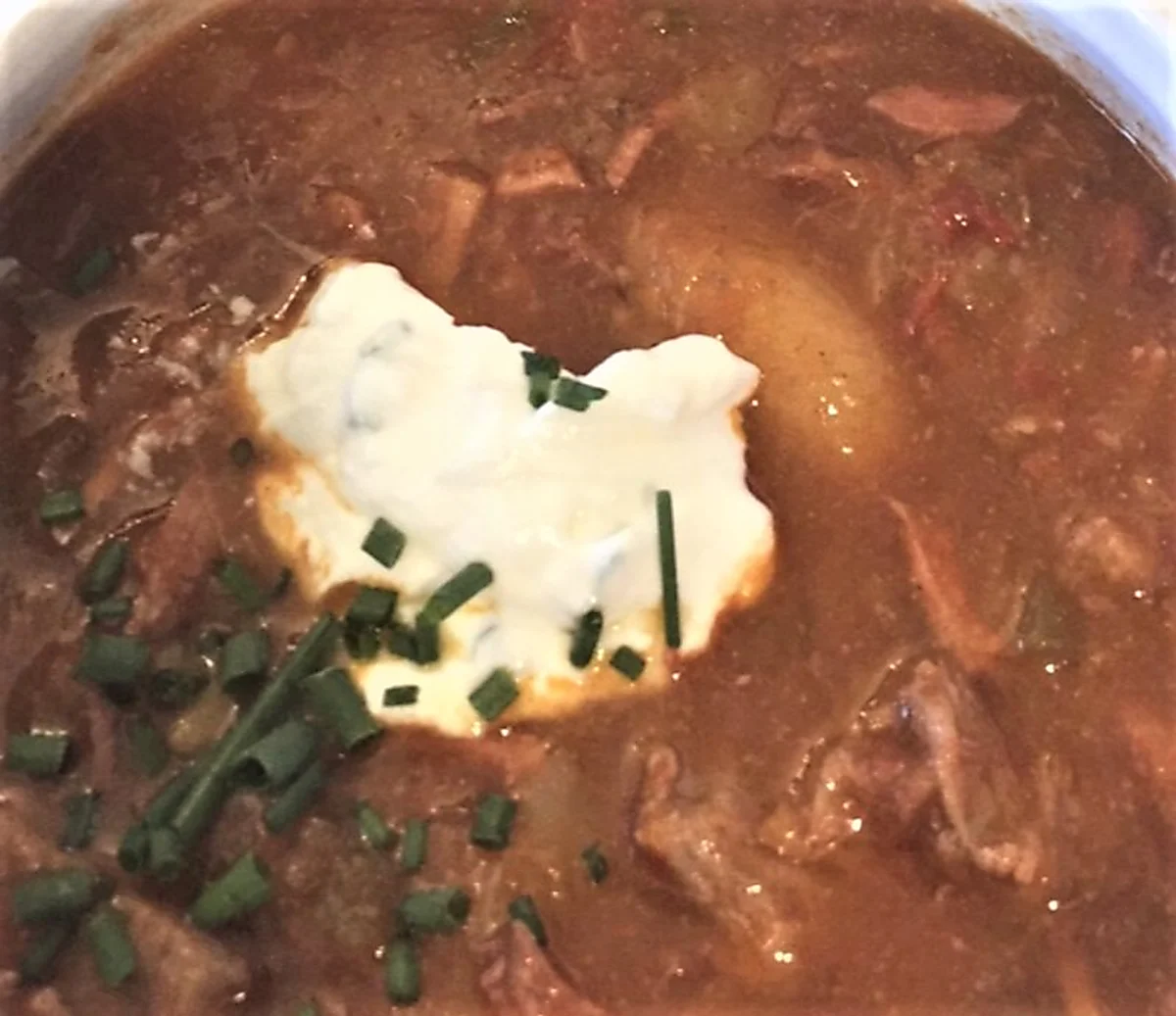 Lækker Ungarnsk Gullaschsuppe Lækker Ungarnsk Gullaschsuppe