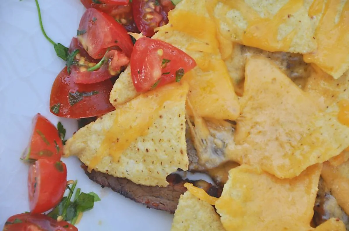 Magnes nachos tallerken med skært kød Magnes nachos tallerken med skært kød