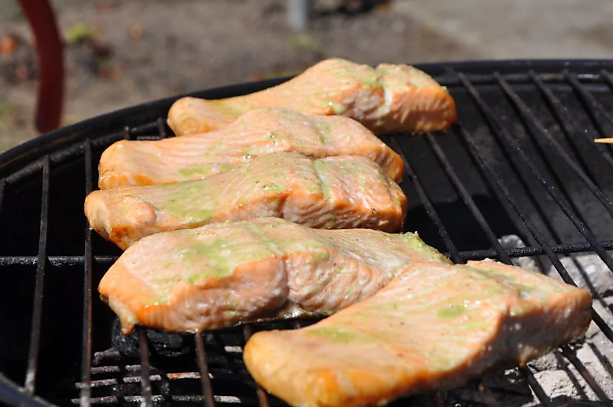 Grillet laks med nye kartofler & grønne asparges