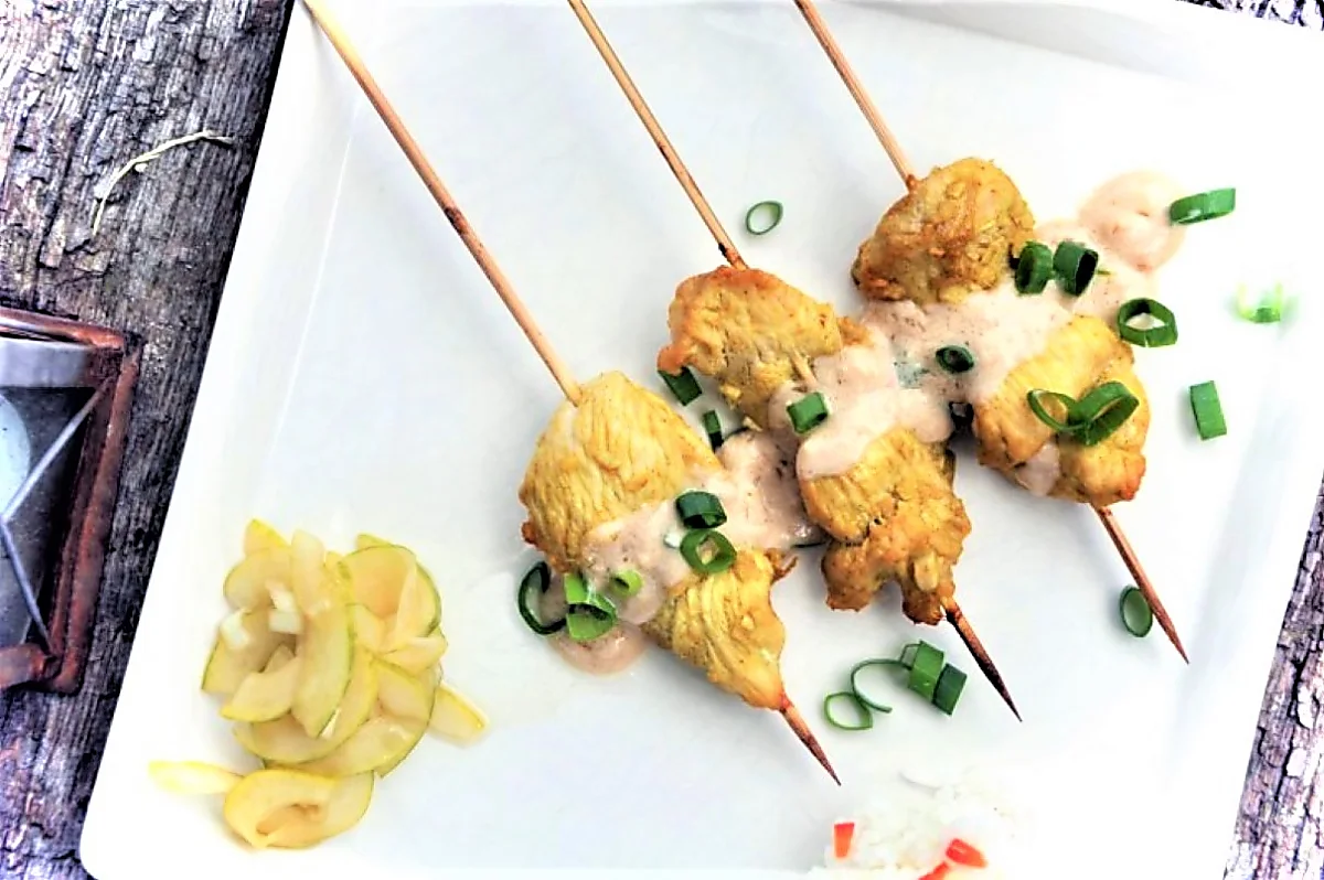 Satay med jordnøddesovs Satay med jordnøddesovs