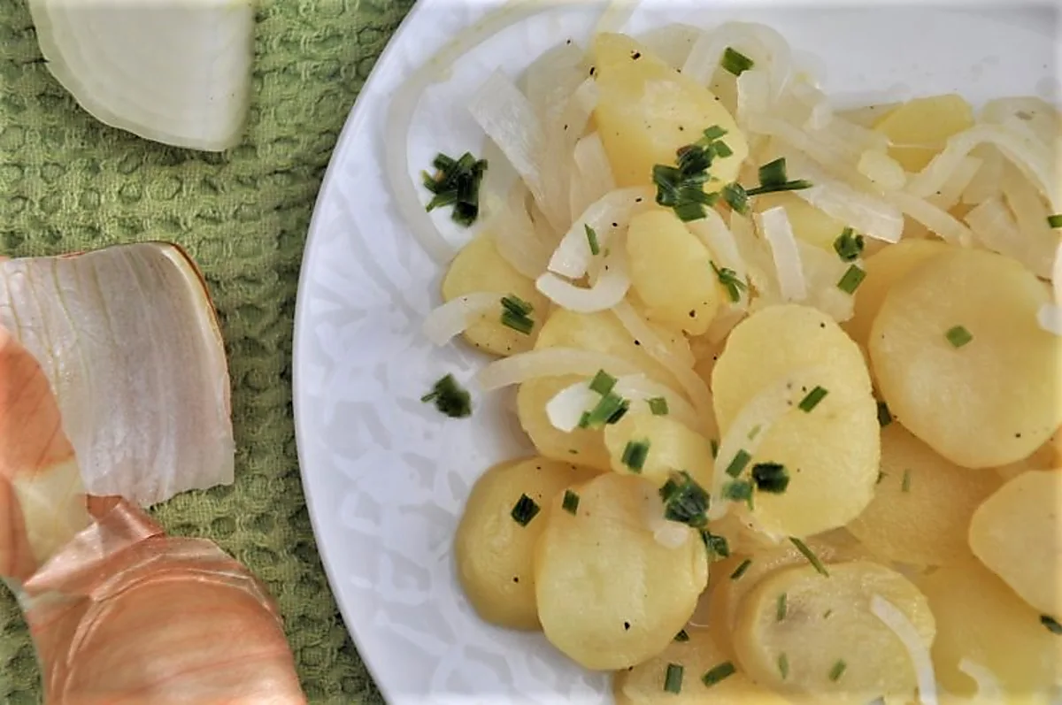 Varm Kartoffelsalat opskrift - Forberedelse og præsentation