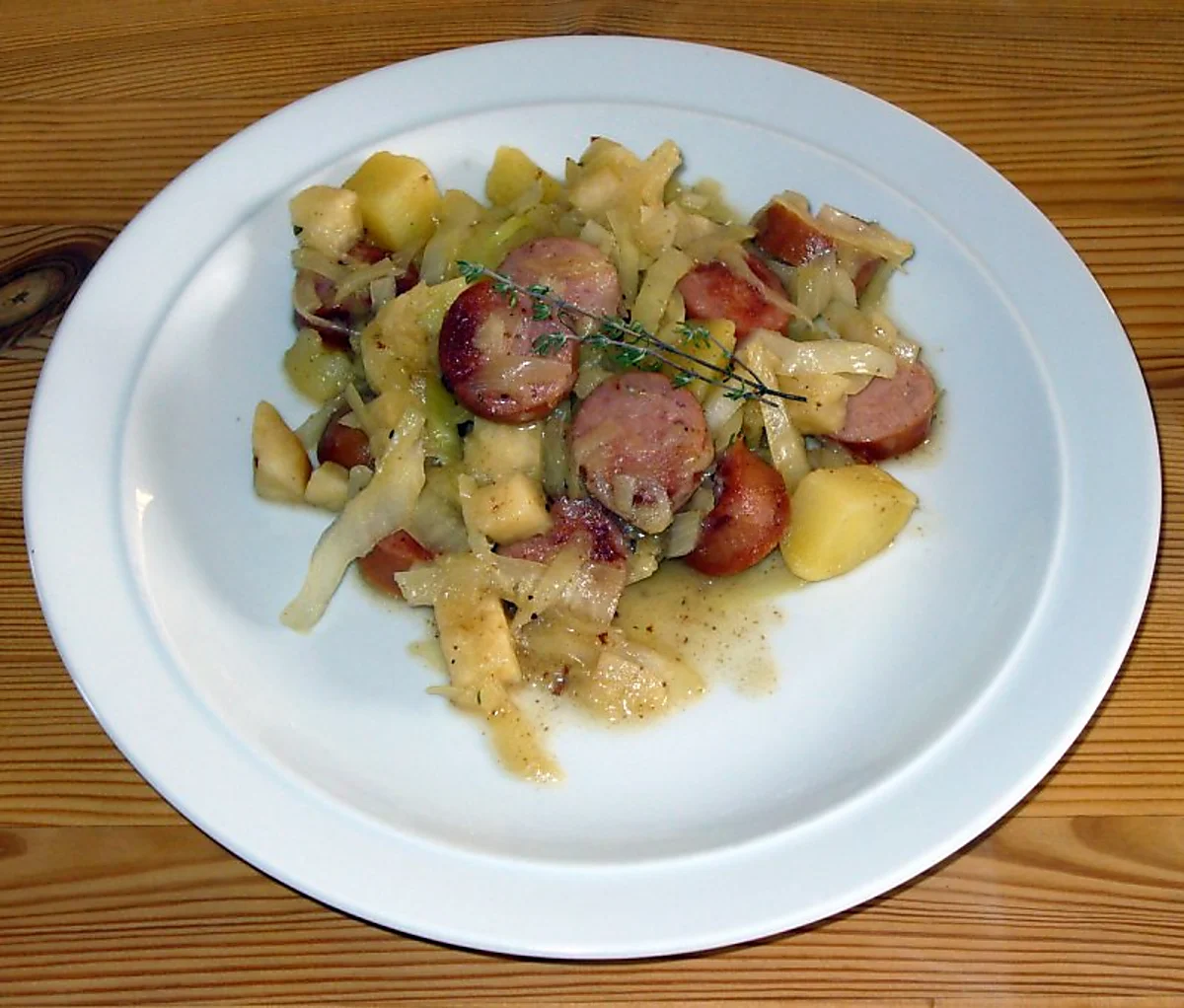 Kålret med frankfurtere.