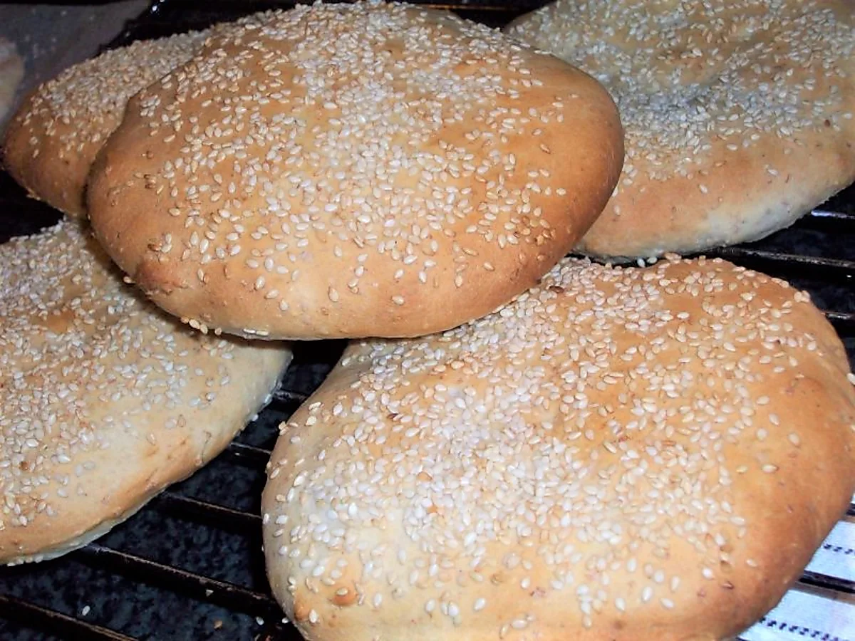 Burgerboller m. sesam opskrift - Forberedelse og præsentation