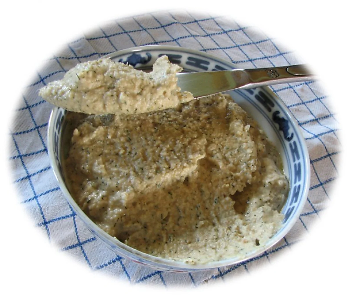 Hummus med dild Hummus med dild