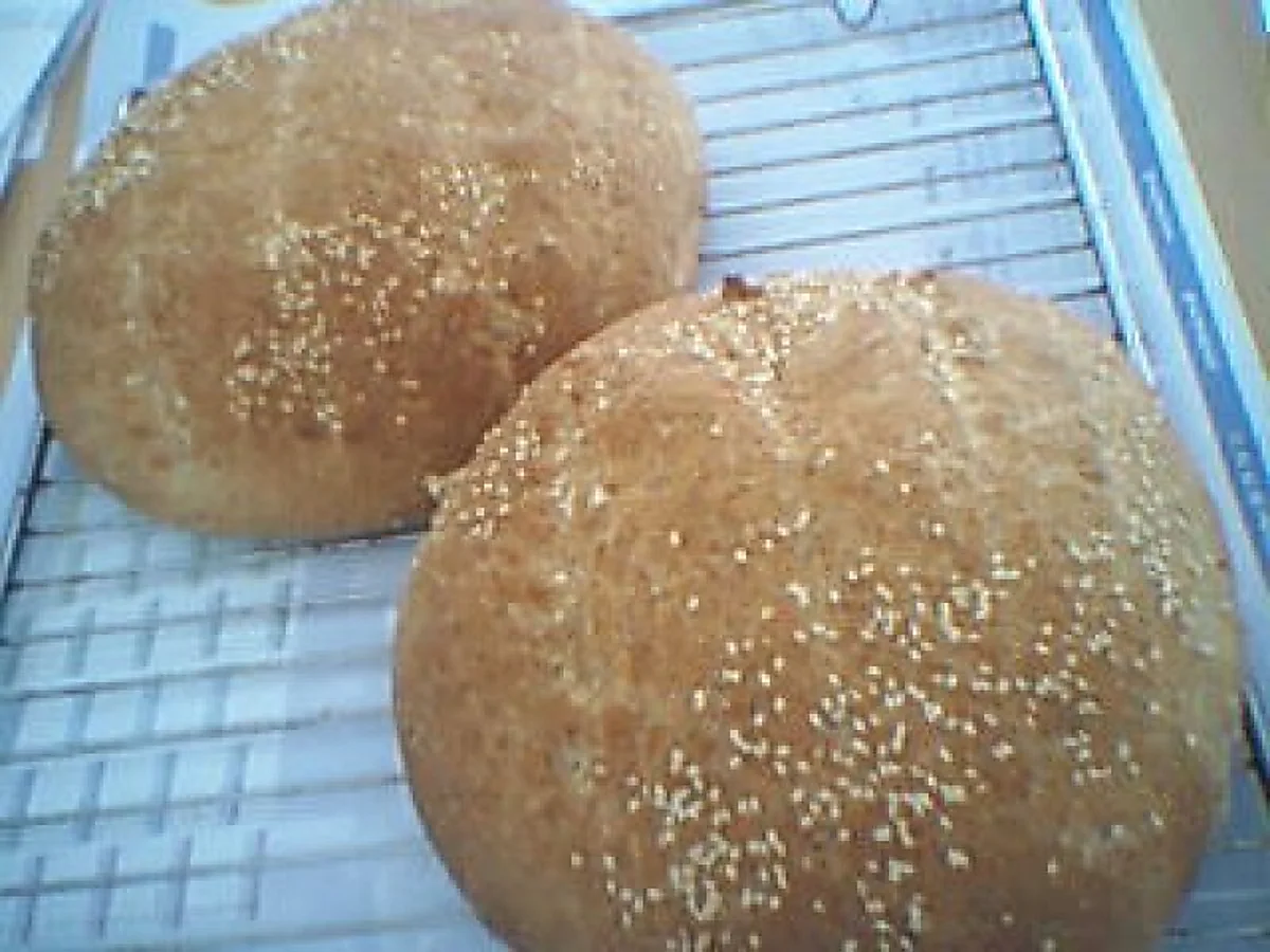 Grahamsbrød med sesam Grahamsbrød med sesam
