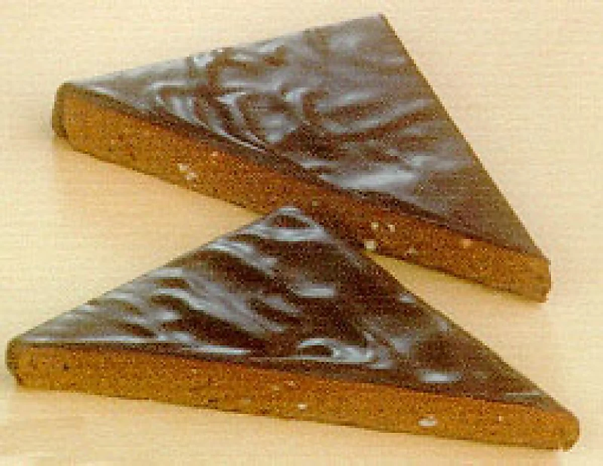 nødde & nougatbrud med chokolade nødde & nougatbrud med chokolade
