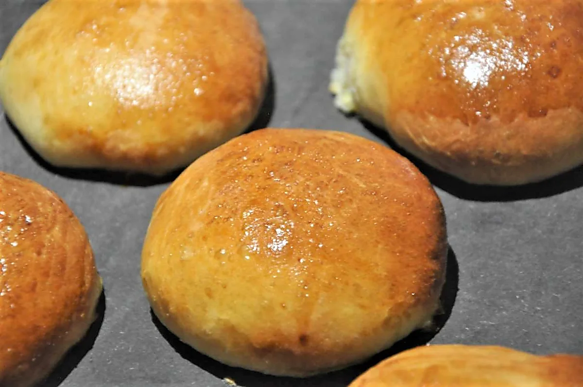 Brioche burgerboller - luftige med crispy skorp