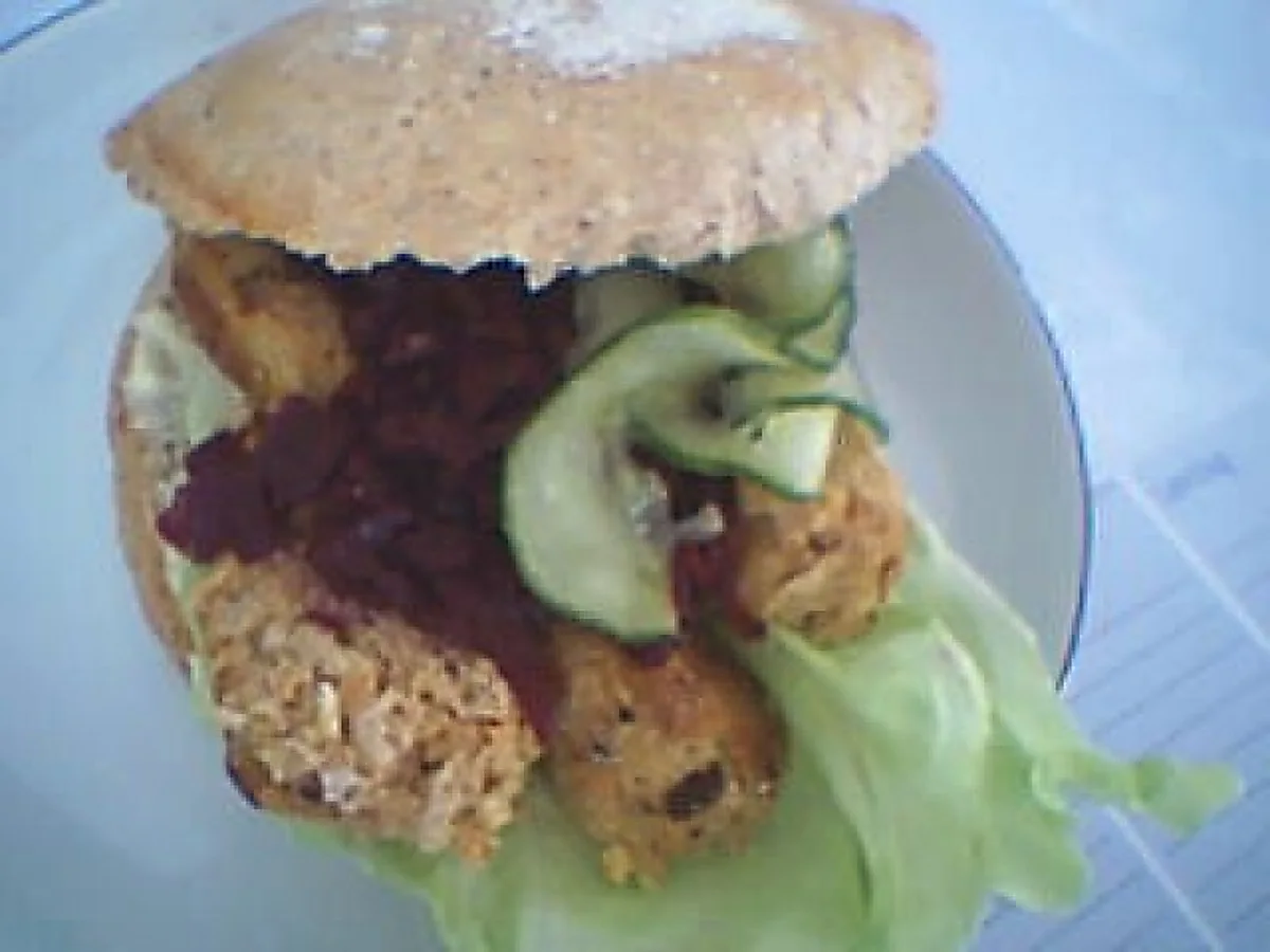 Frokostbolle med Frikadeller & Rødkål Frokostbolle med Frikadeller & Rødkål