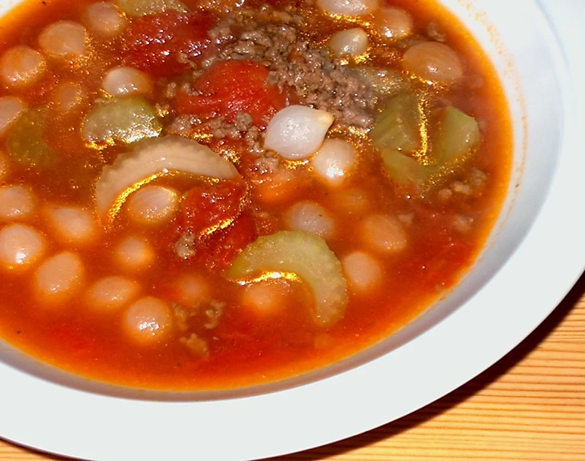 Fedtfattig suppe med hakket kød