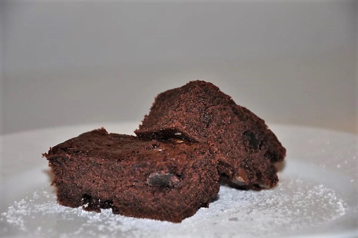 Lækker chokoladekage med lakridsstykker Lækker chokoladekage med lakridsstykker
