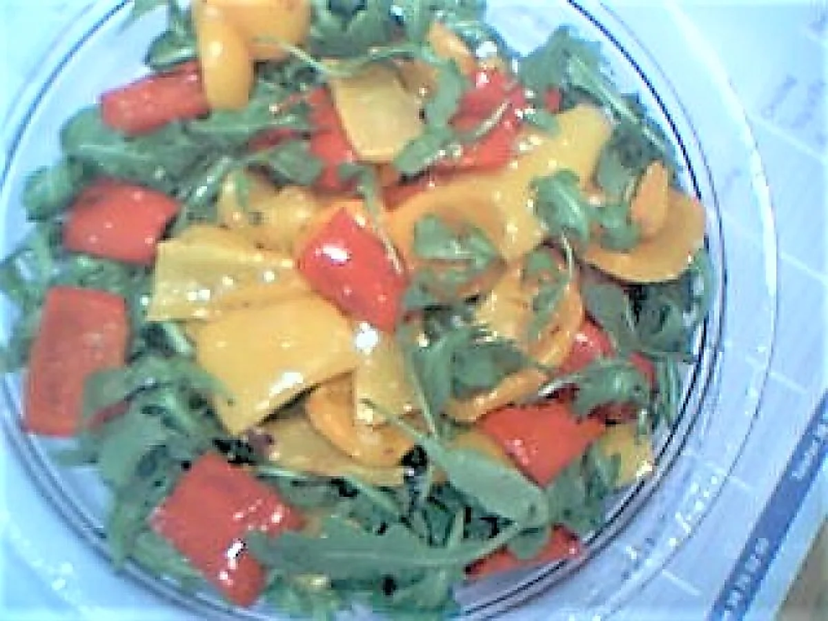 Rucola og bagte peberfrugter ( salat) Rucola og bagte peberfrugter ( salat)