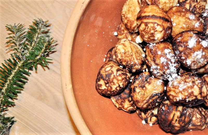Æbleskiver med citronskal Æbleskiver med citronskal opskrift - Lækker hjemmelavet ret