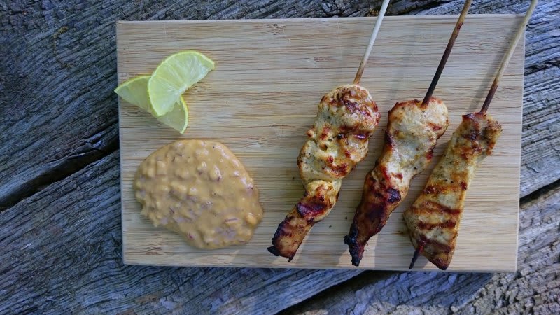Kylling Satay med krydret peanuts sauce Kylling Satay med krydret peanuts sauce opskrift - Lækker hjemmelavet ret