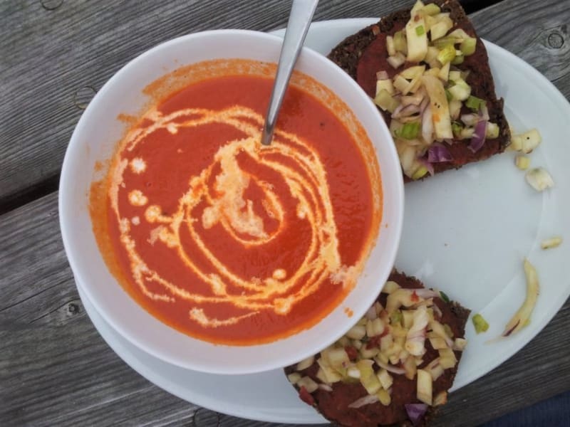 dejlig tomatsuppe her til efteråret dejlig tomatsuppe her til efteråret opskrift - Lækker hjemmelavet ret