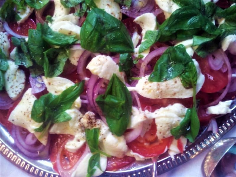 Rigtig god italiensk Tomatsalat Rigtig god italiensk Tomatsalat