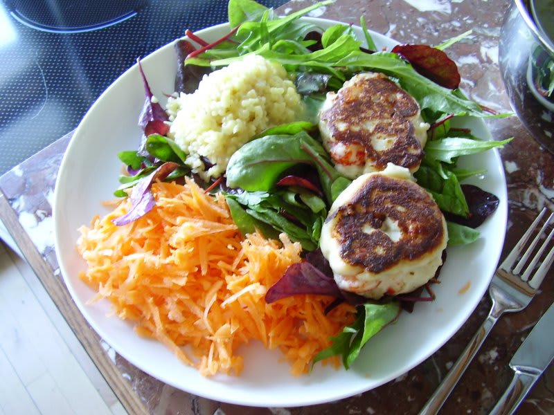 Fiskefrikadeller m. krebsehaler Fiskefrikadeller m. krebsehaler opskrift - Lækker hjemmelavet ret