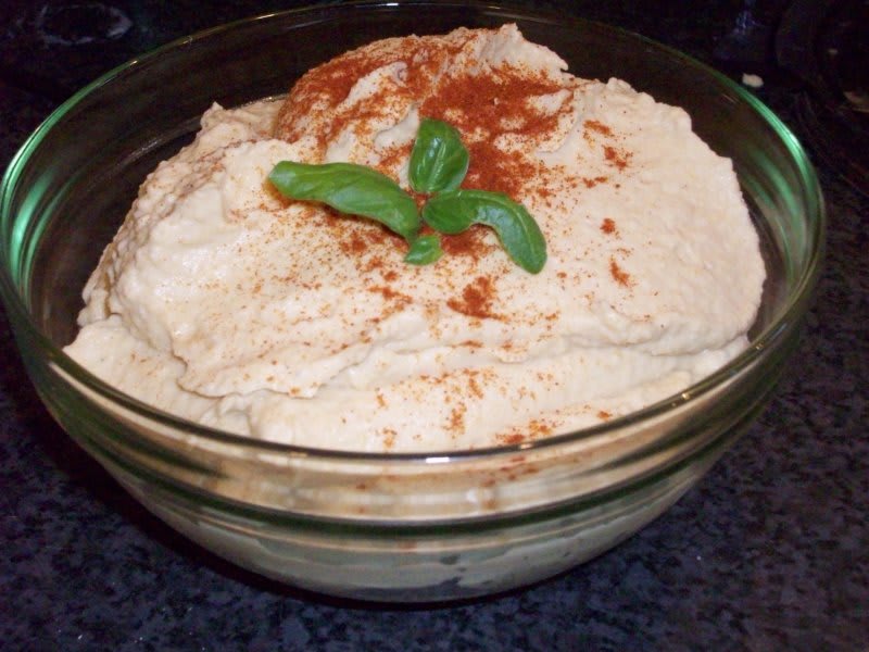 Hummus med brød opskrift - Lækker hjemmelavet ret