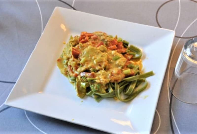 Gurkemeje pasta og kylling - jum jum Gurkemeje pasta og kylling - jum jum opskrift - Lækker hjemmelavet ret