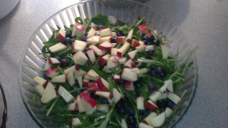 Rucolasalat med frugt opskrift - Lækker hjemmelavet ret